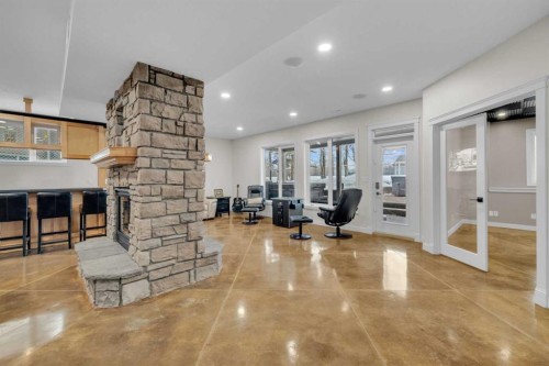 30 Law Close, Red Deer, AB - Indoor