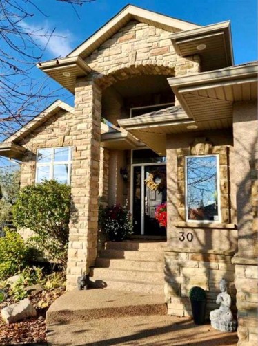 30 Law Close, Red Deer, AB - Outdoor