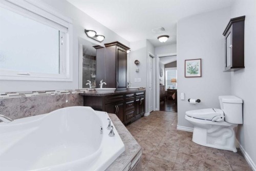 69 Turner Crescent, Red Deer, AB - Indoor Photo Showing Bathroom