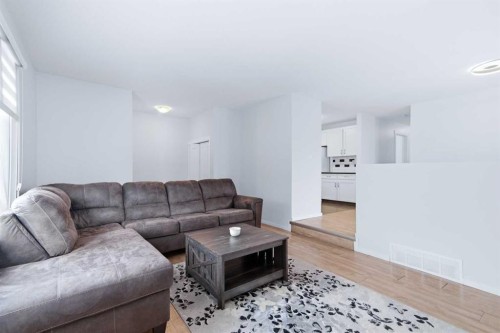 50 Greenham Drive, Red Deer, AB - Indoor Photo Showing Living Room