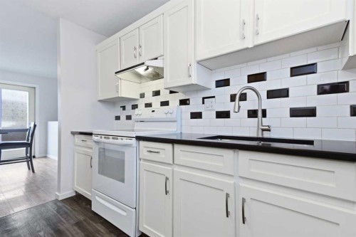 50 Greenham Drive, Red Deer, AB - Indoor Photo Showing Kitchen