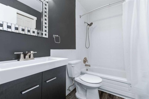50 Greenham Drive, Red Deer, AB - Indoor Photo Showing Bathroom