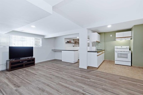 50 Greenham Drive, Red Deer, AB - Indoor Photo Showing Kitchen