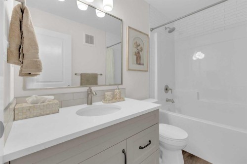 107 Hampton Crescent, Sylvan Lake, AB - Indoor Photo Showing Bathroom