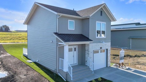 107 Hampton Crescent, Sylvan Lake, AB - Outdoor With Exterior