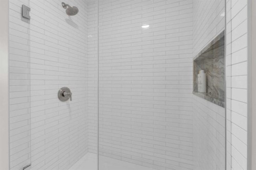 107 Hampton Crescent, Sylvan Lake, AB -  Photo Showing Bathroom