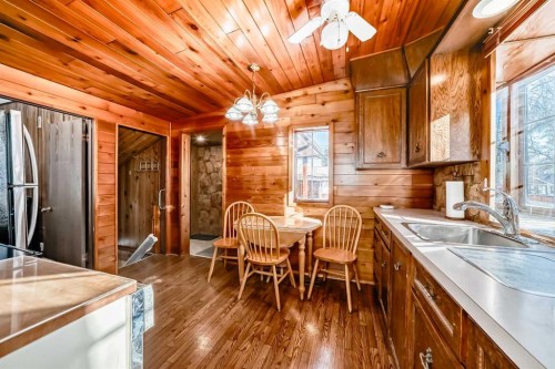 5306 52 Avenue, Ponoka, AB - Indoor Photo Showing Kitchen