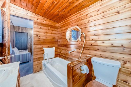 5306 52 Avenue, Ponoka, AB - Indoor Photo Showing Other Room