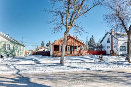 5306 52 Avenue, Ponoka, AB - Outdoor