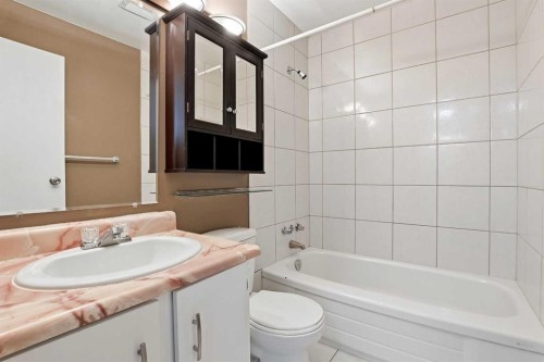 46 Duncan Crescent, Red Deer, AB - Indoor Photo Showing Bathroom