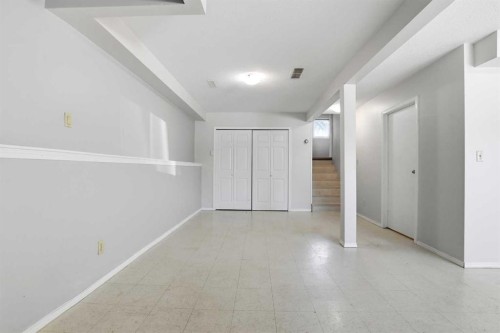 46 Duncan Crescent, Red Deer, AB - Indoor Photo Showing Other Room
