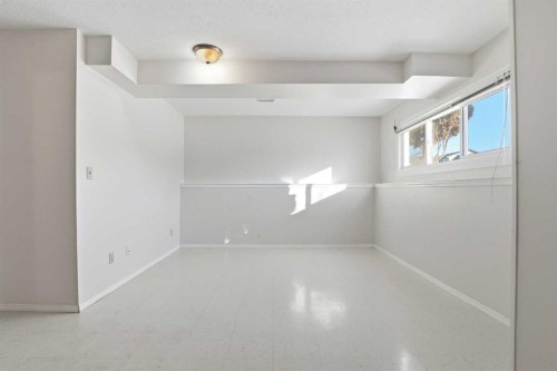 46 Duncan Crescent, Red Deer, AB - Indoor Photo Showing Other Room