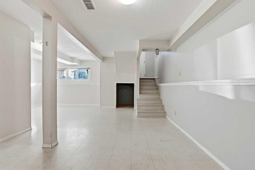 46 Duncan Crescent, Red Deer, AB - Indoor Photo Showing Other Room