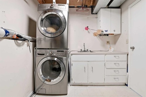 46 Duncan Crescent, Red Deer, AB - Indoor Photo Showing Laundry Room