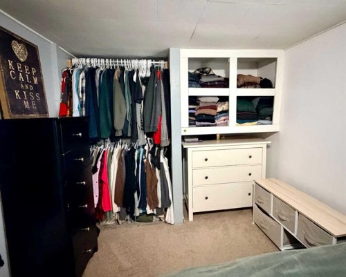 130 2 Avenue, Leslieville, AB - Indoor With Storage