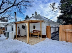 130 2 Avenue  Leslieville, AB T0M 1H0