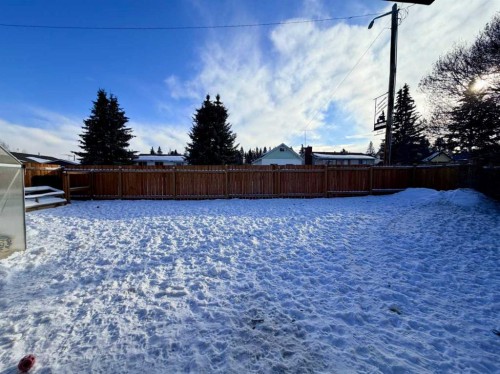 130 2 Avenue, Leslieville, AB - Outdoor With Backyard
