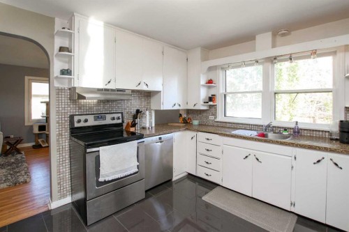 3515 45 Avenue, Red Deer, AB - Indoor Photo Showing Kitchen With Stainless Steel Kitchen