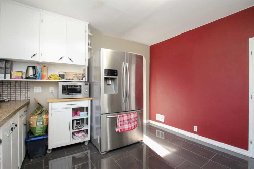 3515 45 Avenue, Red Deer, AB - Indoor Photo Showing Kitchen