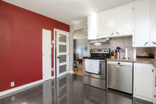 3515 45 Avenue, Red Deer, AB - Indoor Photo Showing Kitchen