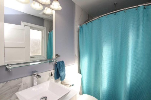 3515 45 Avenue, Red Deer, AB - Indoor Photo Showing Bathroom