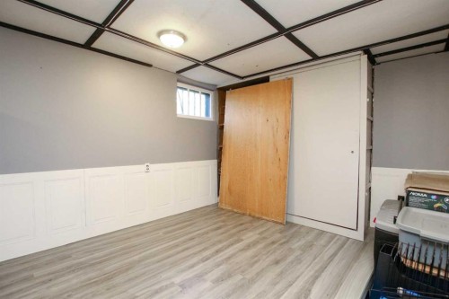 3515 45 Avenue, Red Deer, AB - Indoor Photo Showing Other Room