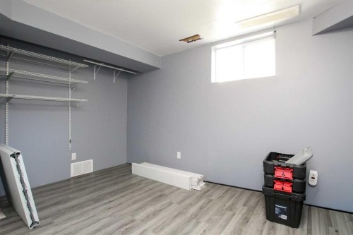 3515 45 Avenue, Red Deer, AB - Indoor Photo Showing Other Room