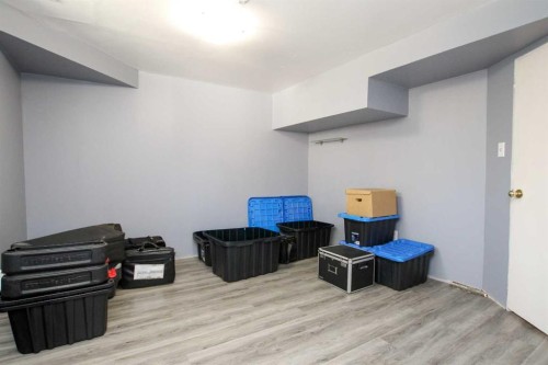 3515 45 Avenue, Red Deer, AB - Indoor Photo Showing Other Room