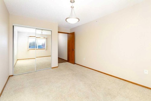 328-18 Averill Street, Red Deer, AB - Indoor Photo Showing Other Room