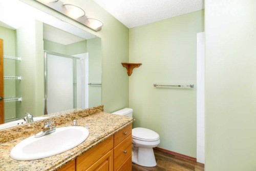 328-18 Averill Street, Red Deer, AB - Indoor Photo Showing Bathroom
