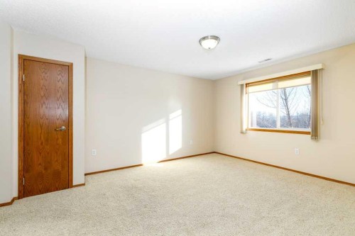 328-18 Averill Street, Red Deer, AB - Indoor Photo Showing Other Room
