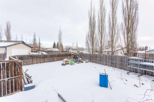 236 Deschner Close, Red Deer, AB - Outdoor