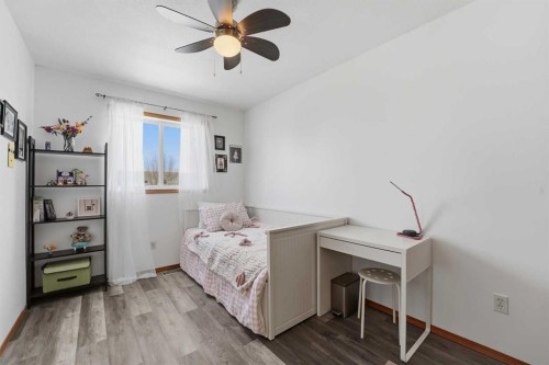 85 Silver Drive, Blackfalds, AB - Indoor Photo Showing Bedroom