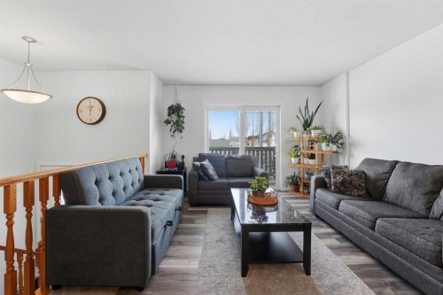 85 Silver Drive, Blackfalds, AB - Indoor Photo Showing Living Room