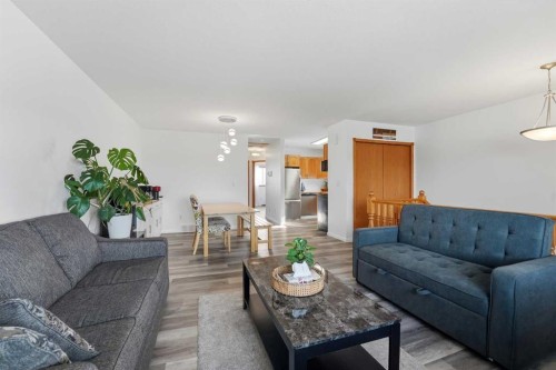 85 Silver Drive, Blackfalds, AB - Indoor Photo Showing Living Room
