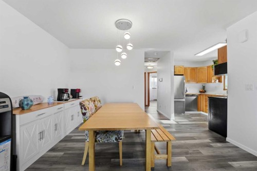 85 Silver Drive, Blackfalds, AB - Indoor Photo Showing Kitchen