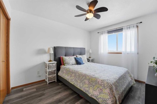 85 Silver Drive, Blackfalds, AB - Indoor Photo Showing Bedroom