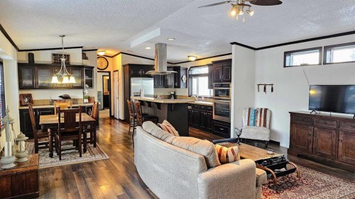 205 4 Street Nw, Sundre, AB - Indoor