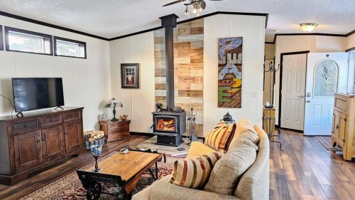 205 4 Street Nw, Sundre, AB - Indoor