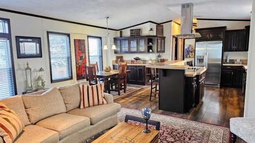 205 4 Street Nw, Sundre, AB - Indoor