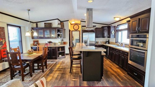 205 4 Street Nw, Sundre, AB - Indoor