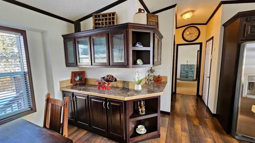 205 4 Street Nw, Sundre, AB - Indoor