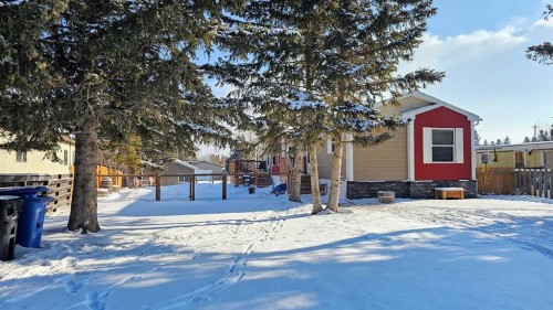 205 4 Street Nw, Sundre, AB - Outdoor