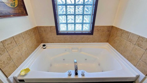 205 4 Street Nw, Sundre, AB - Indoor