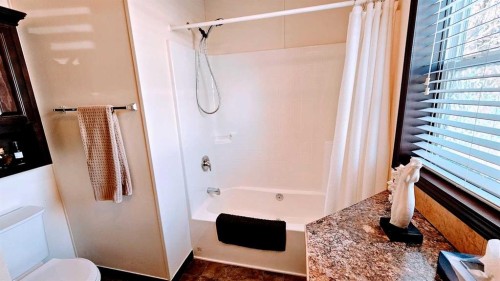 205 4 Street Nw, Sundre, AB - Indoor Photo Showing Bathroom