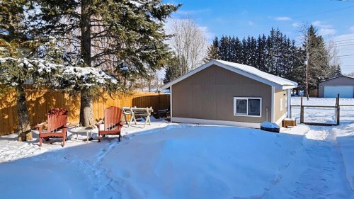 205 4 Street Nw, Sundre, AB - Outdoor