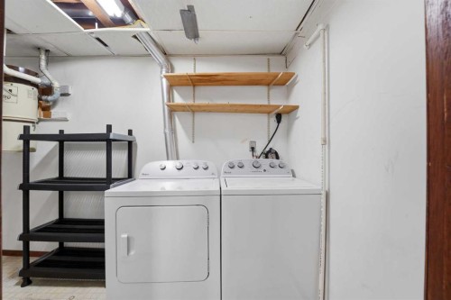 1-96 Holmes Street, Red Deer, AB - Indoor Photo Showing Laundry Room