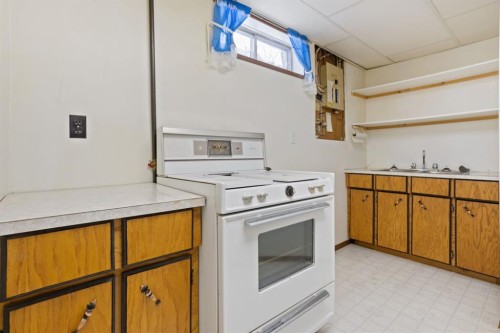 4210 69 Street, Camrose, AB - Indoor Photo Showing Kitchen