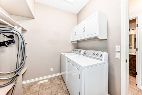 8 Filbert Close, Sylvan Lake, AB - Indoor Photo Showing Laundry Room