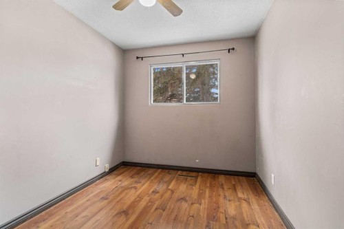 38 Ogden Avenue, Red Deer, AB - Indoor Photo Showing Other Room